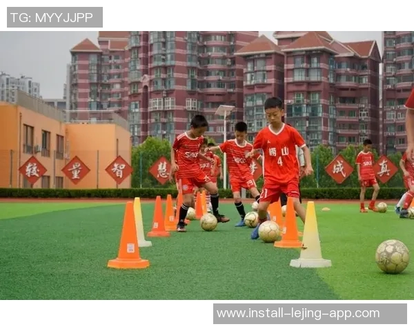 推动青少年足球发展与教育融合的特色计划探索与实践